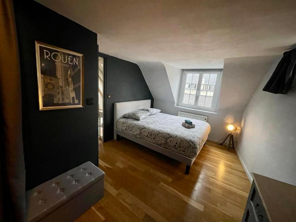 Sous Les Clochers De Rouen - Spacieux Logement Exterior foto